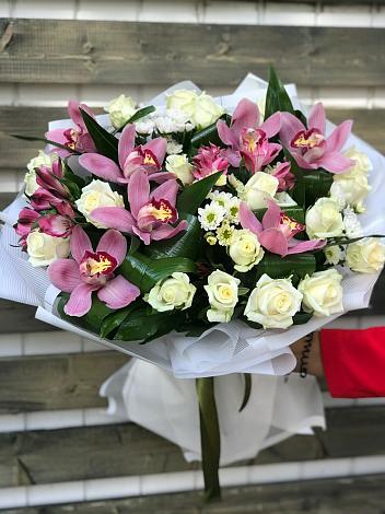 Букет цветов из: Розы и Хризантемы в Преображенской
