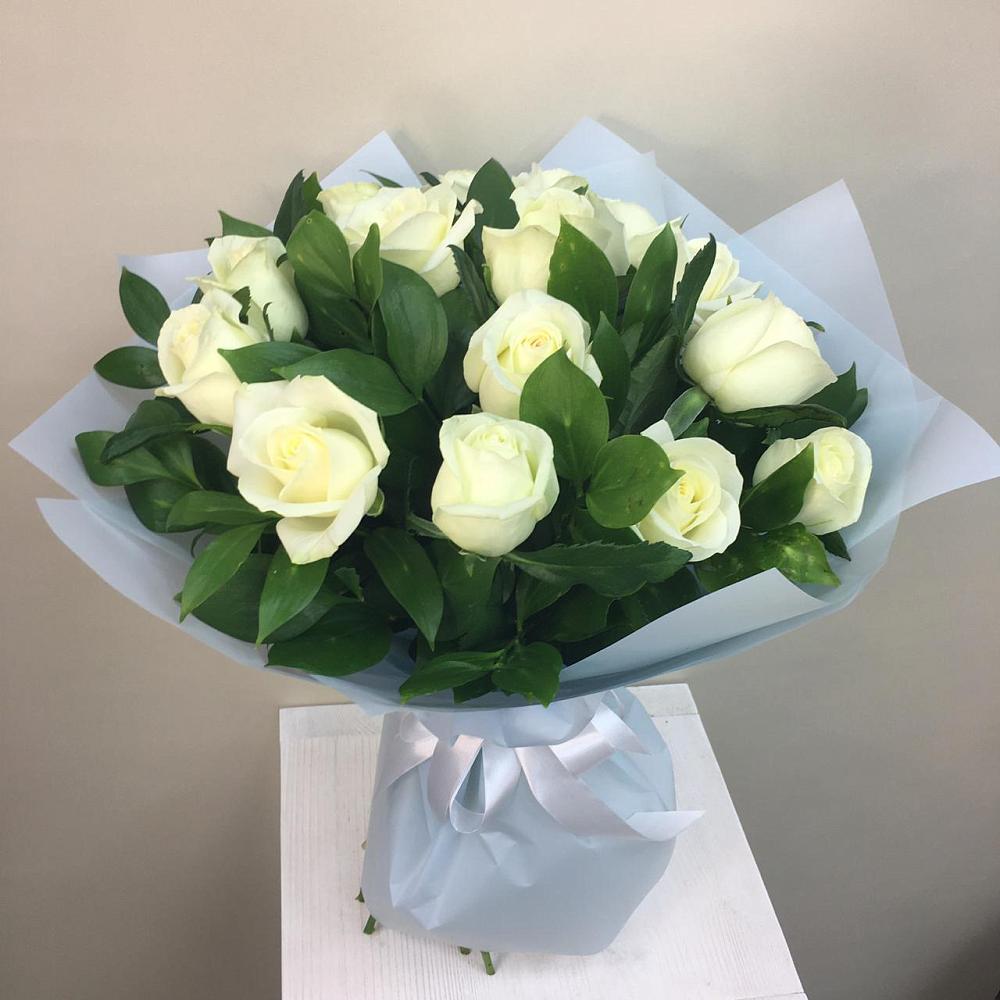 Букет 15 Белых роз Проуд в Преображенской