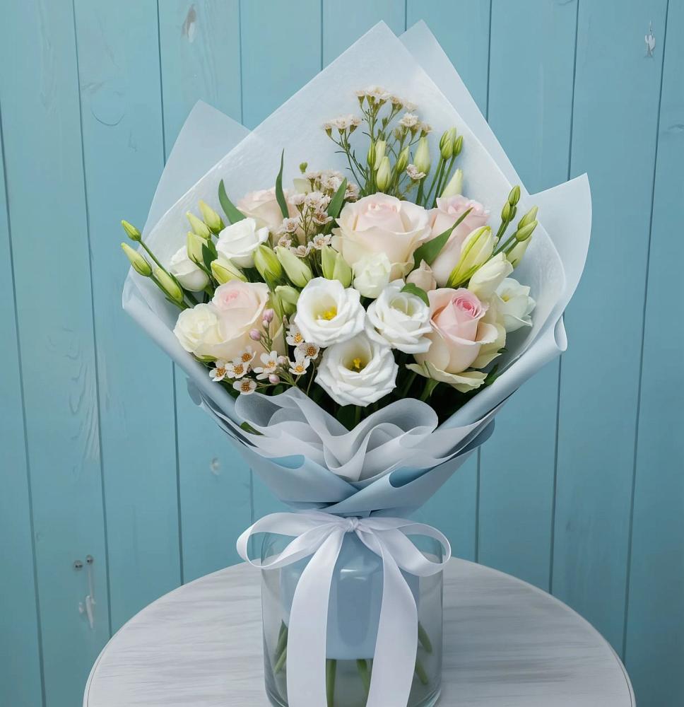 Букет цветов из: Розы и Лизиантусы в Преображенской