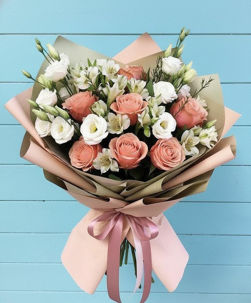 Букет цветов из: Розы, Альстромерии и Лизиантусы в Преображенской