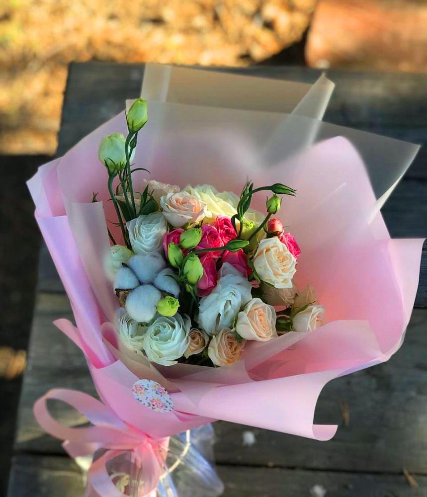 Букет цветов из: Розы и Лизиантусы в Преображенской