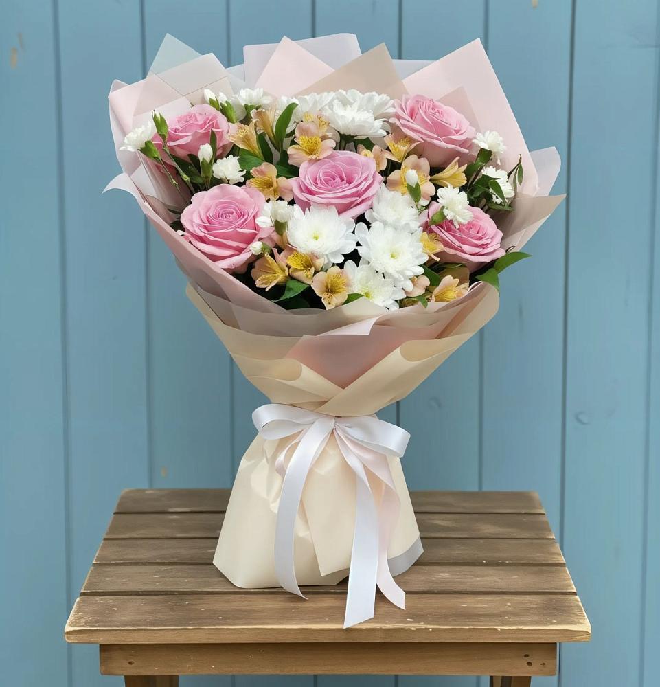 Букет цветов из: Гвоздики, Орхидеи и Розы в Преображенской