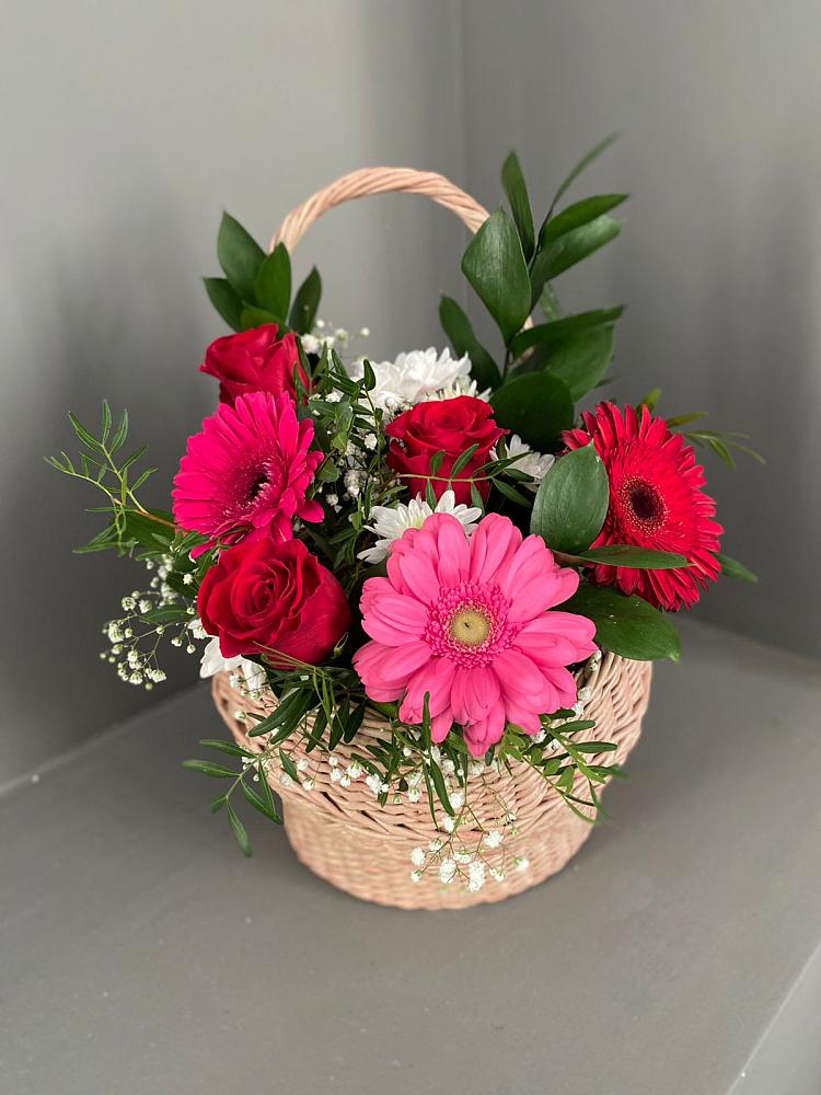 Цветочная композиция из Розы, Хризантемы и Герберы в корзине в Преображенской