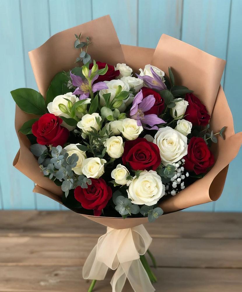 Букет цветов из: Розы и Альстромерии в Преображенской