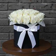 Цветочная композиция из Розы в шляпной коробке в Преображенской