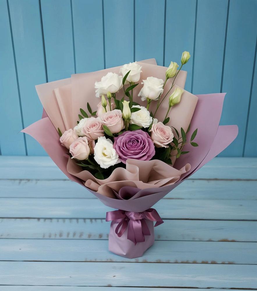 Букет цветов из: Розы и Лизиантусы в Преображенской